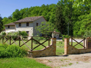 Modern Holiday Home in Pietrafitta Umbria with Garden